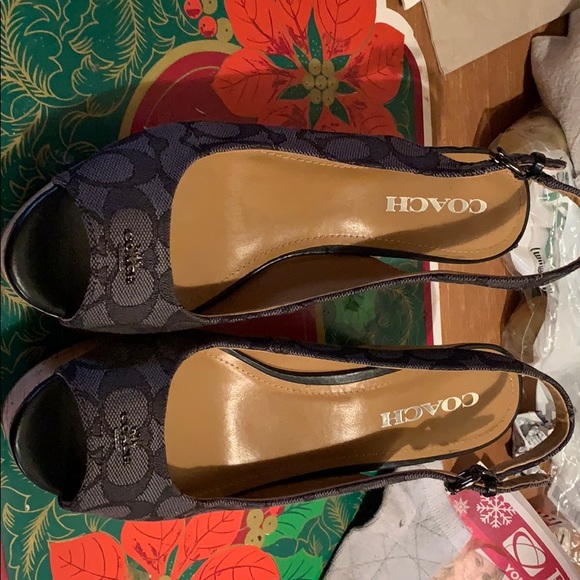 Coach ferry signature heels - Picture 1 of 4